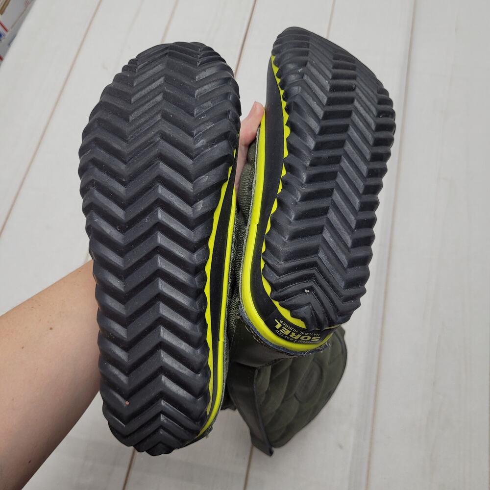 Women's Olive Quilted Winter Boots with Yellow Accents - Picture 6 of 9
